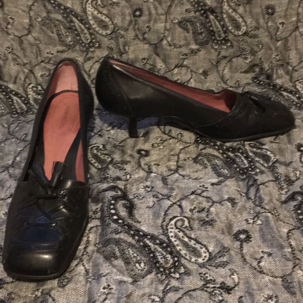 Shoes - Picture 2 of 2